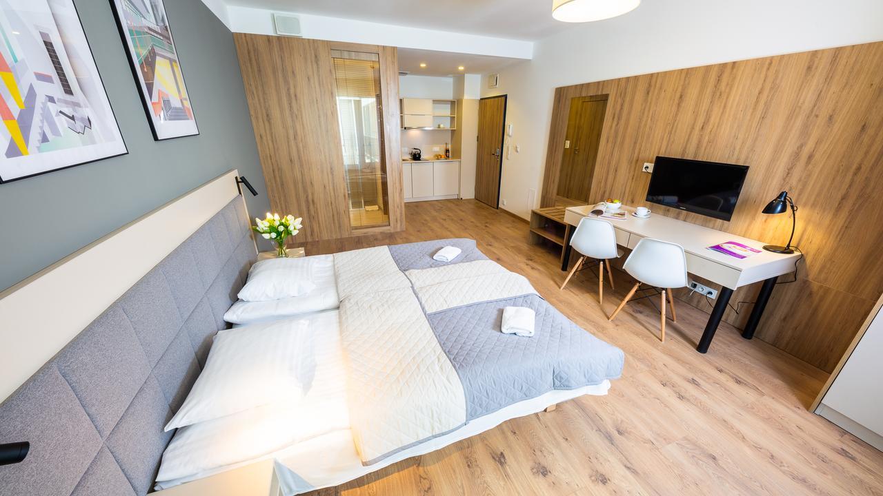 Apartments "Wolska Residence" Варшава Екстериор снимка