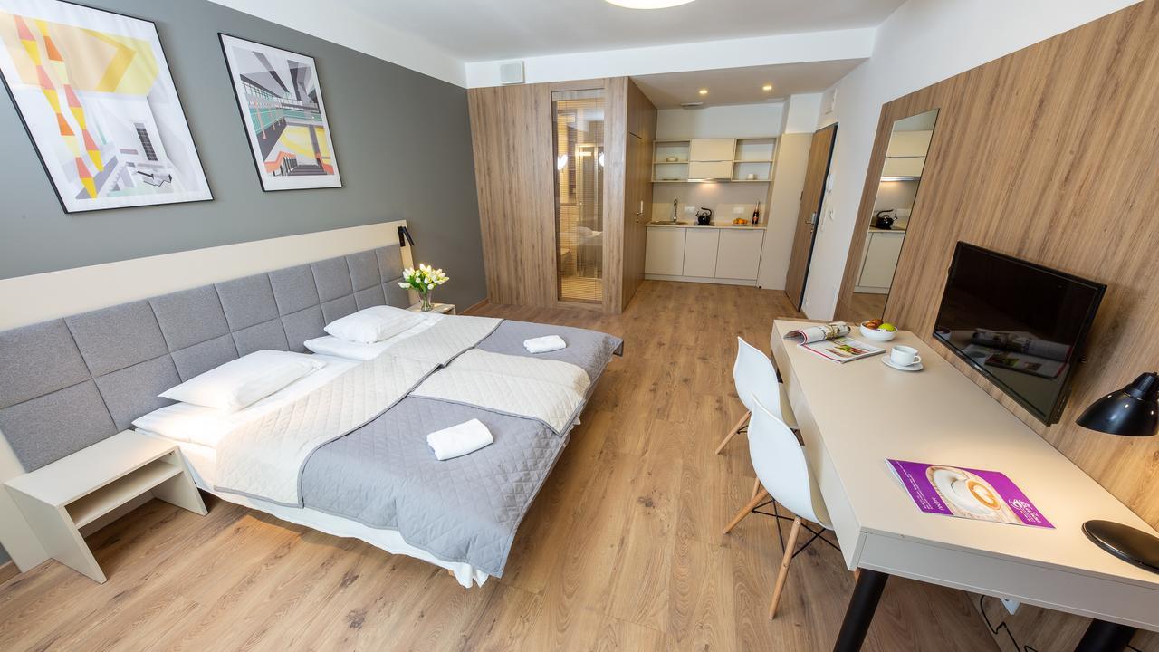 Apartments "Wolska Residence" Варшава Екстериор снимка